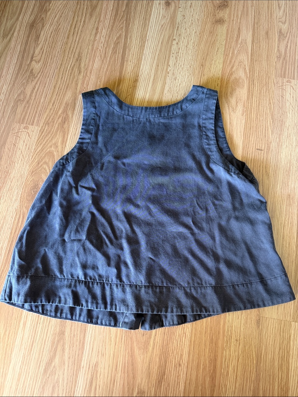 Gray tank